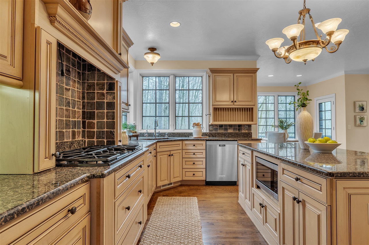 6785 Brookside Lane, Plymouth, MI, 48170-5809