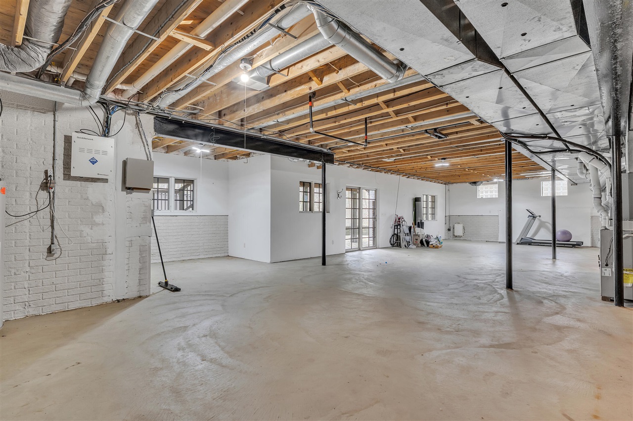 6785 Brookside Lane, Plymouth, MI, 48170-5809