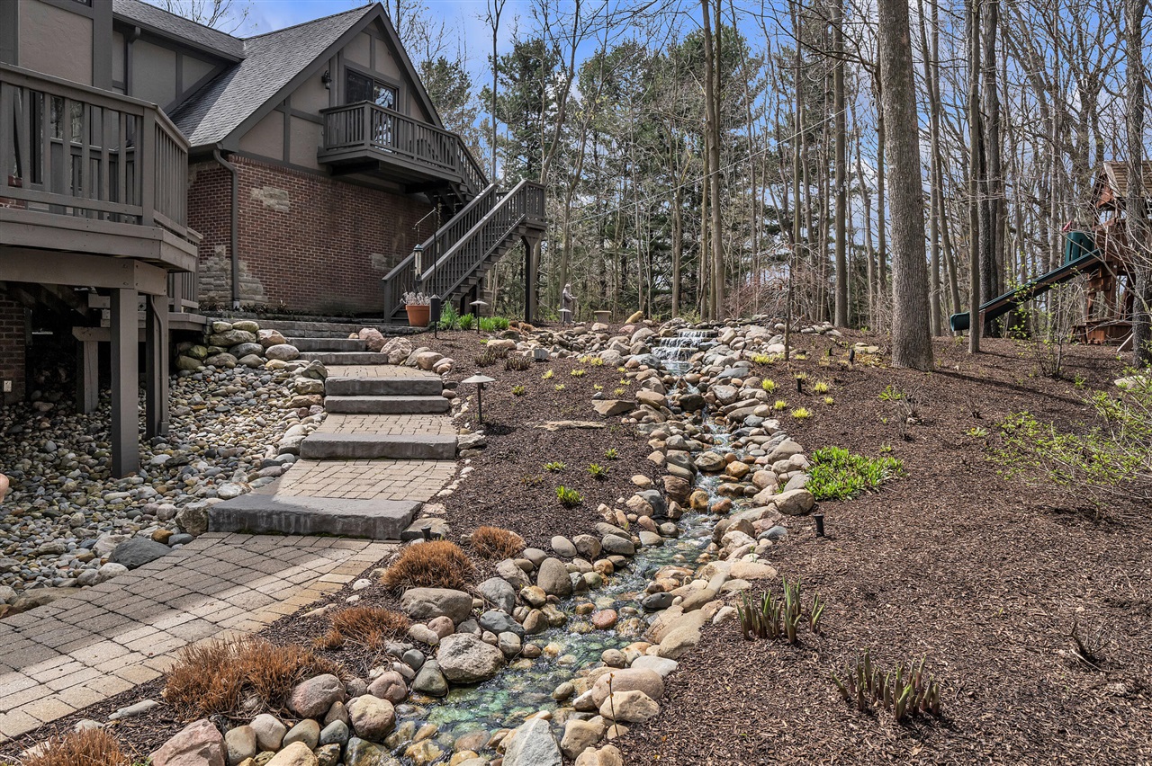 6785 Brookside Lane, Plymouth, MI, 48170-5809