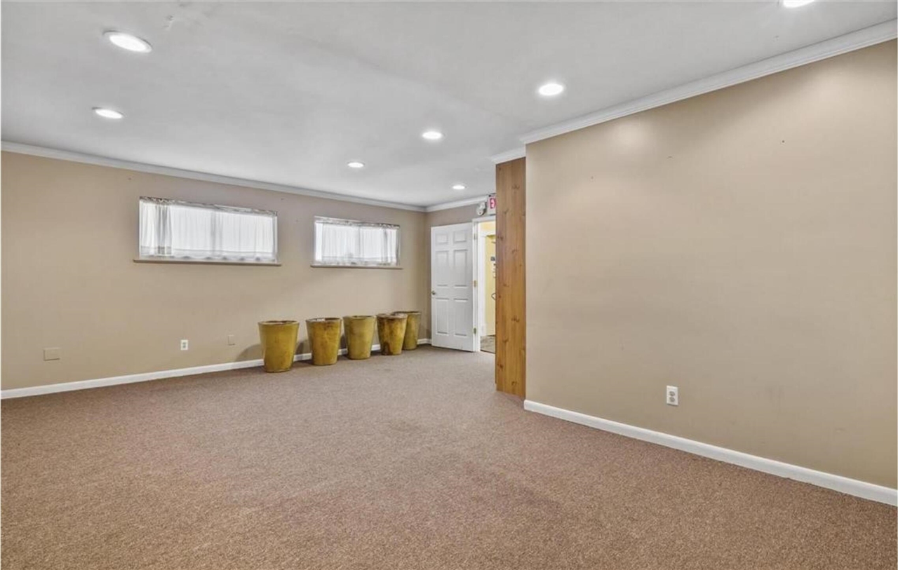 45199 Cass Avenue, Utica, MI, 48317-5508