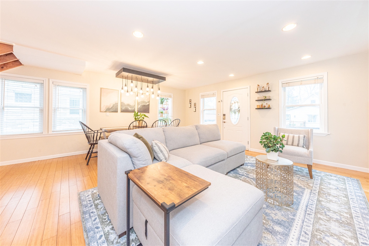 905 Michigan Street, Brighton, MI, 48116-1456