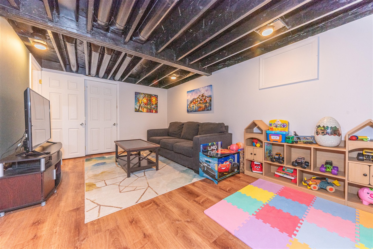 905 Michigan Street, Brighton, MI, 48116-1456