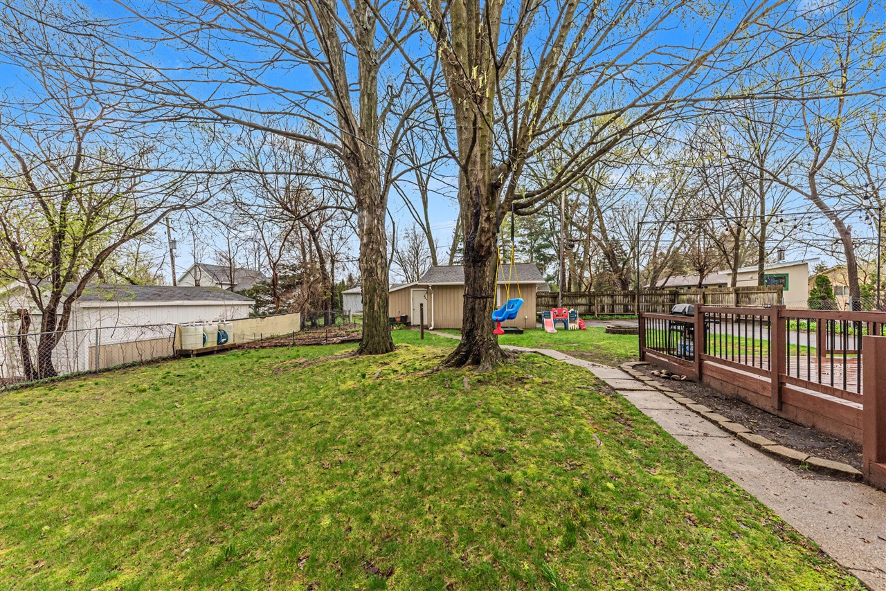 905 Michigan Street, Brighton, MI, 48116-1456