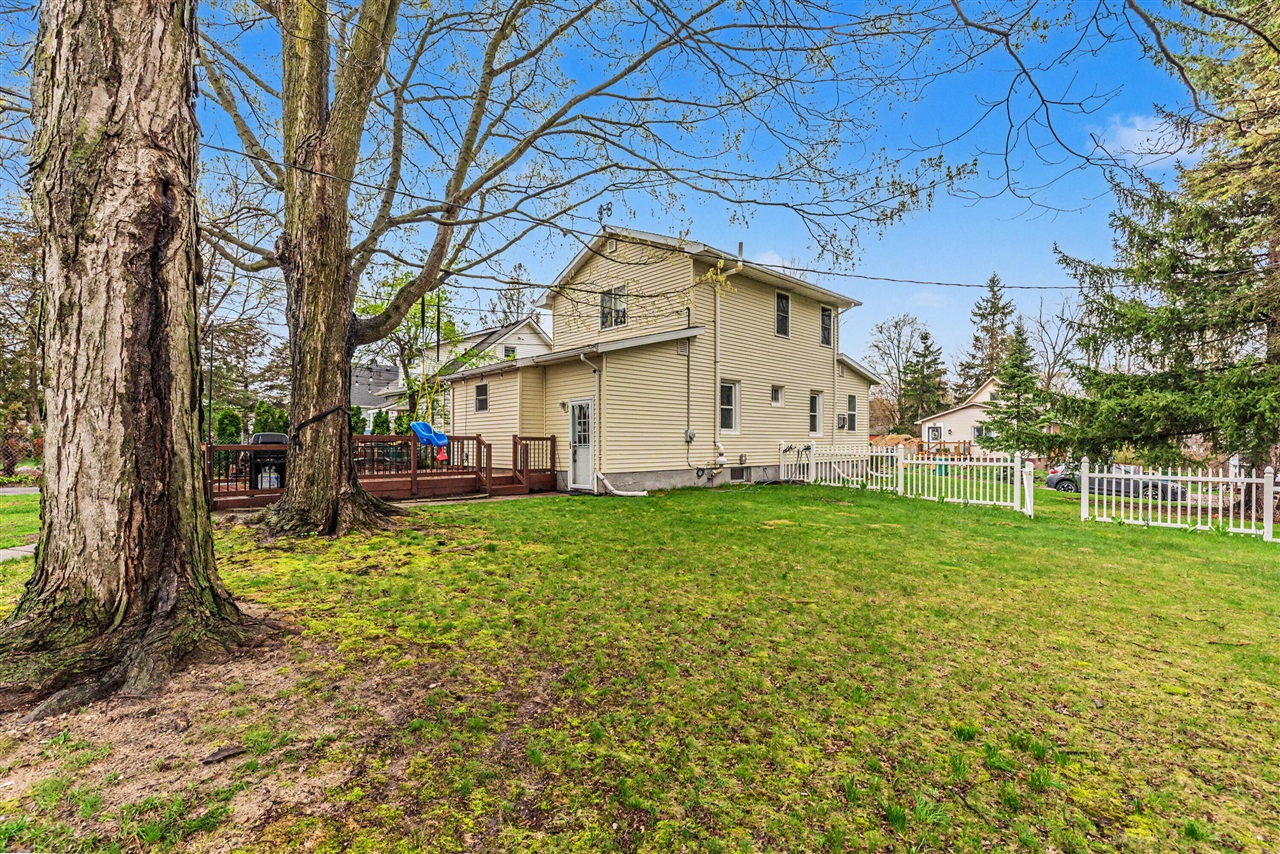 905 Michigan Street, Brighton, MI, 48116-1456