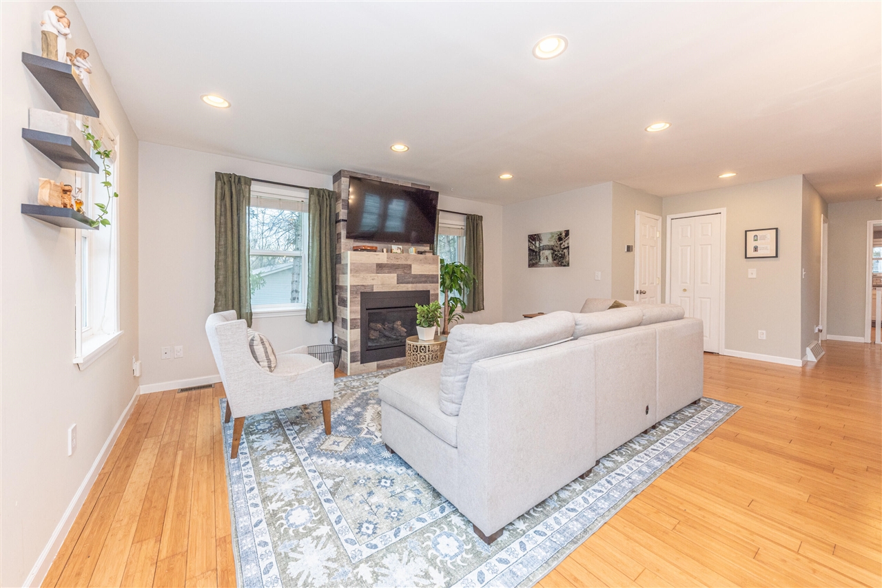 905 Michigan Street, Brighton, MI, 48116-1456