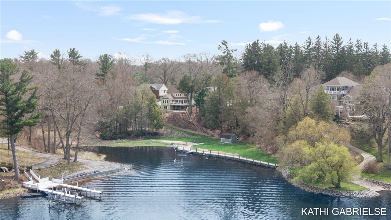 18886 Greenwood Court, Spring Lake, MI, 49456