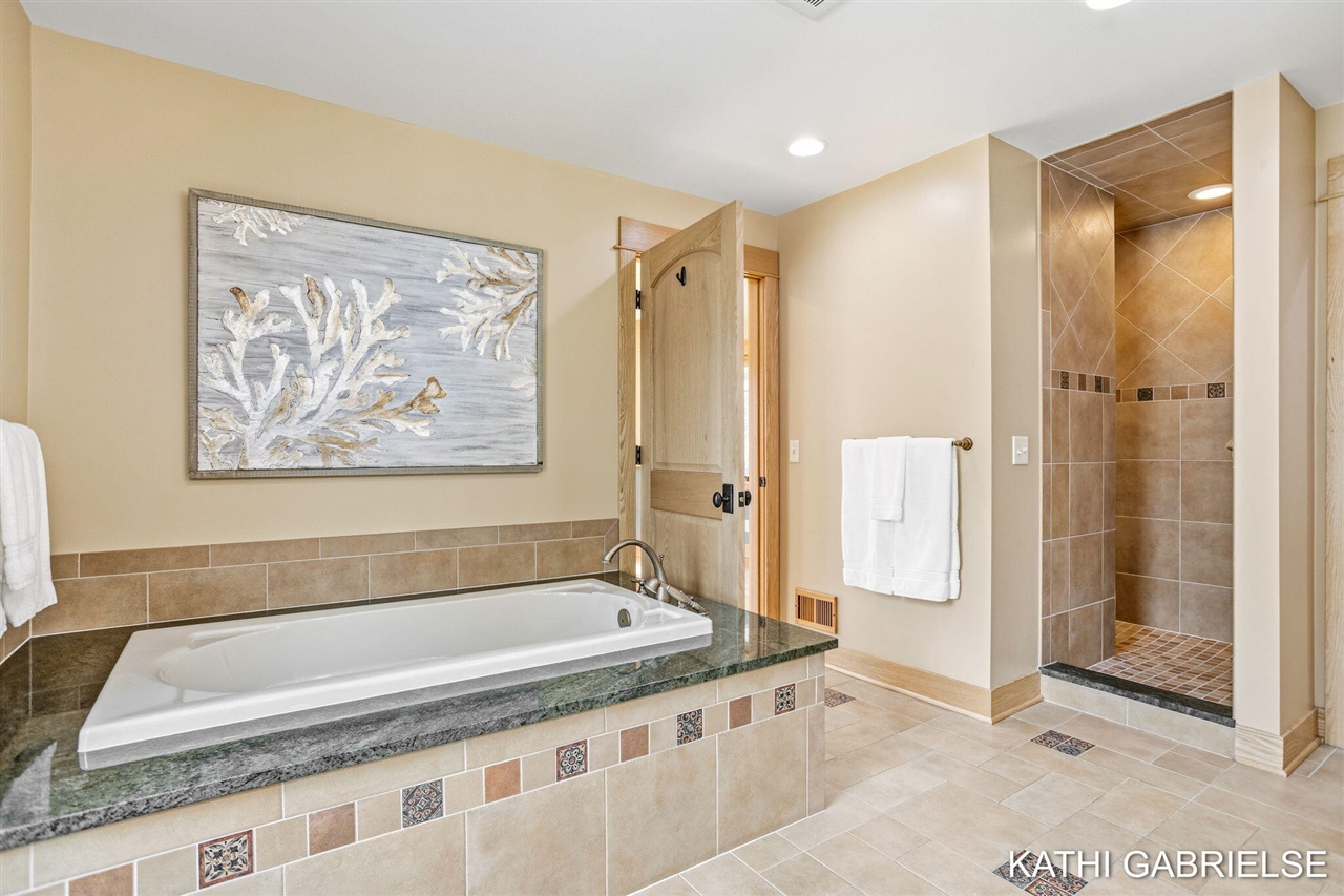 18886 Greenwood Court, Spring Lake, MI, 49456