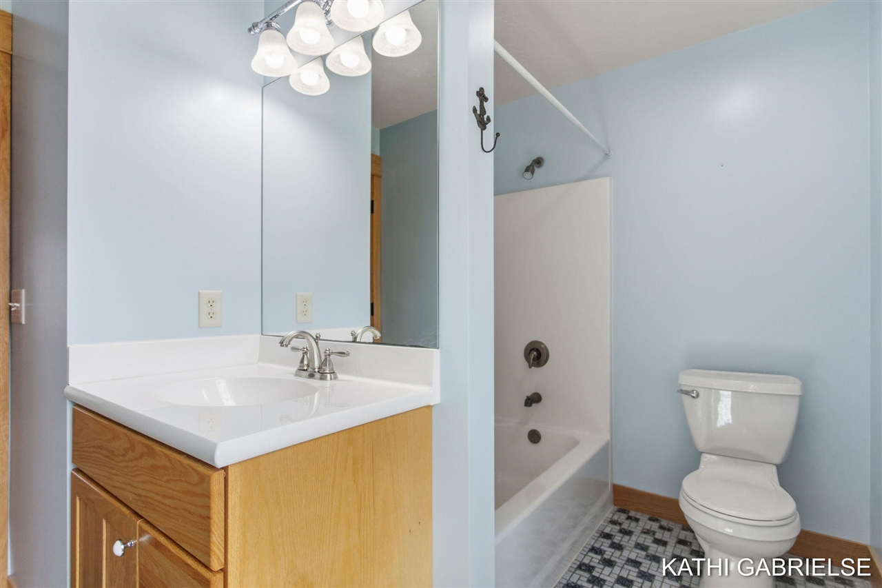 18886 Greenwood Court, Spring Lake, MI, 49456