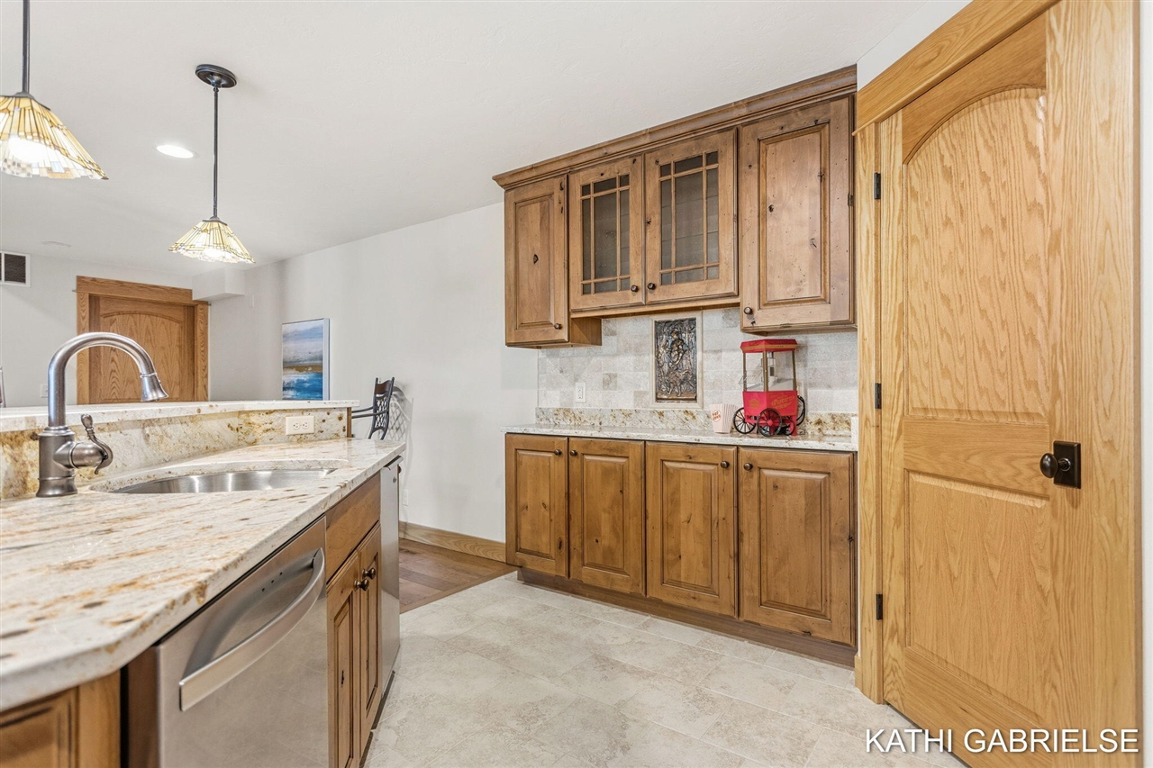 18886 Greenwood Court, Spring Lake, MI, 49456