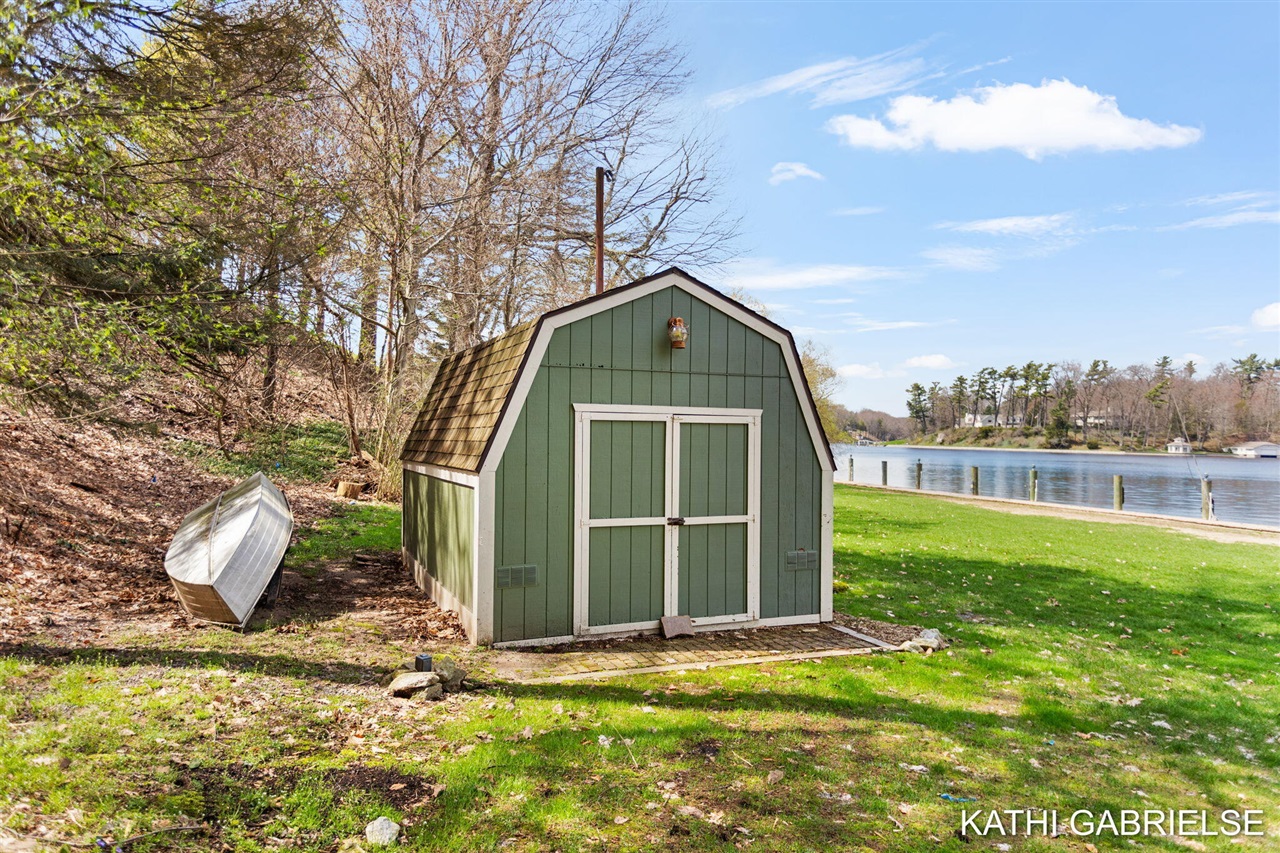 18886 Greenwood Court, Spring Lake, MI, 49456