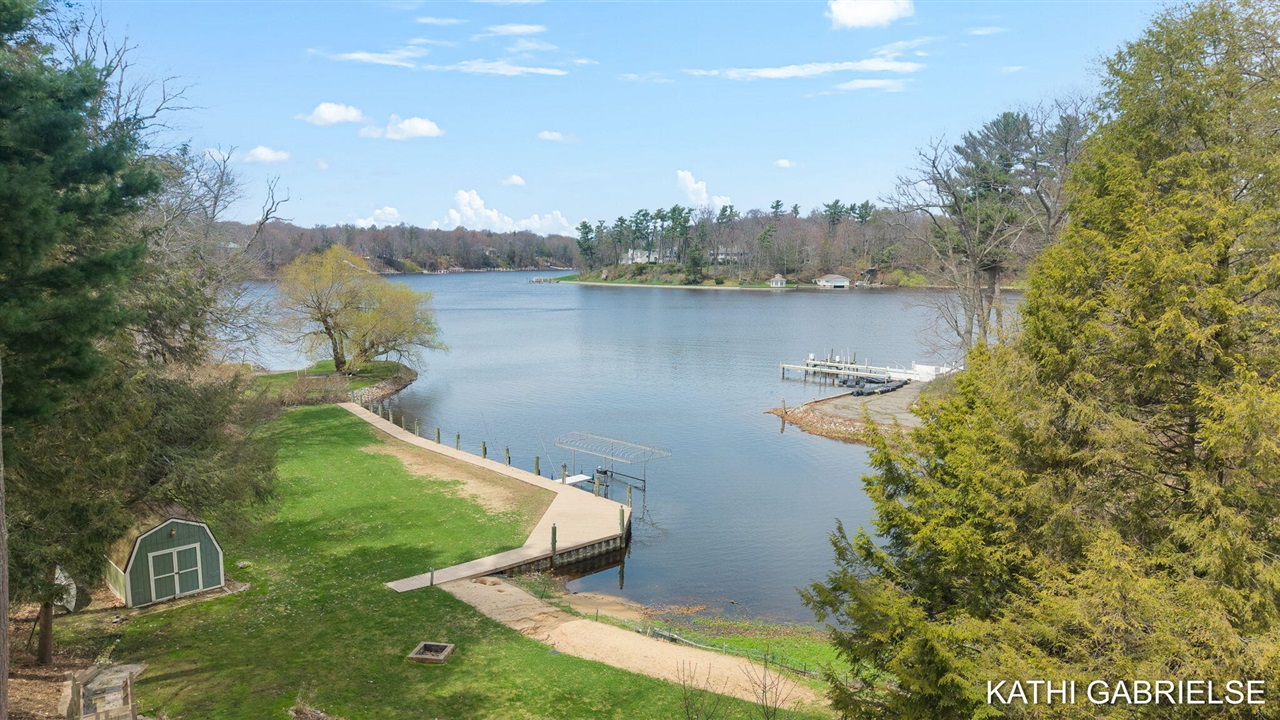 18886 Greenwood Court, Spring Lake, MI, 49456