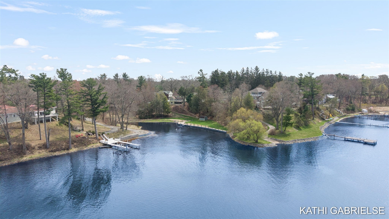 18886 Greenwood Court, Spring Lake, MI, 49456