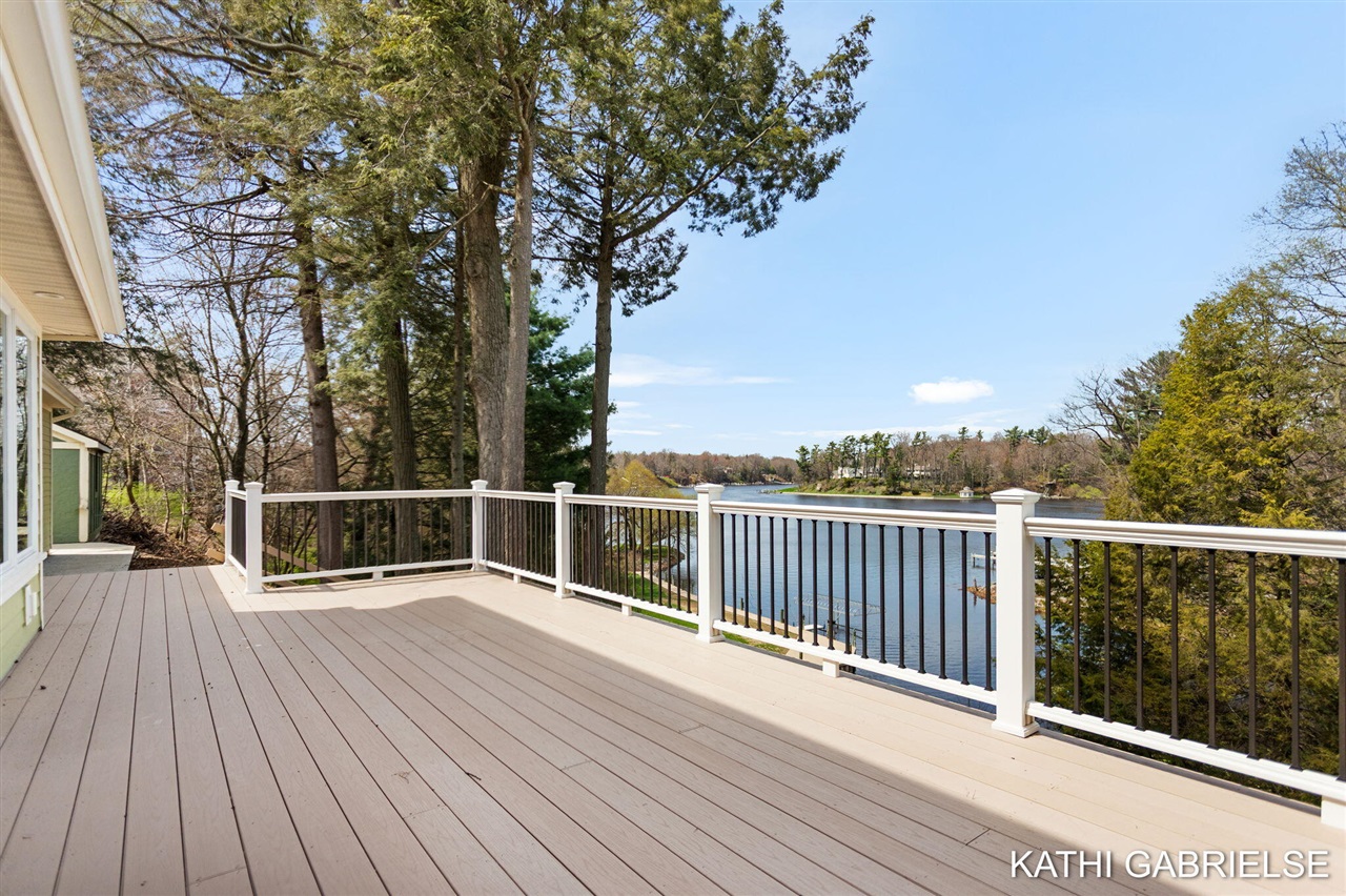 18886 Greenwood Court, Spring Lake, MI, 49456