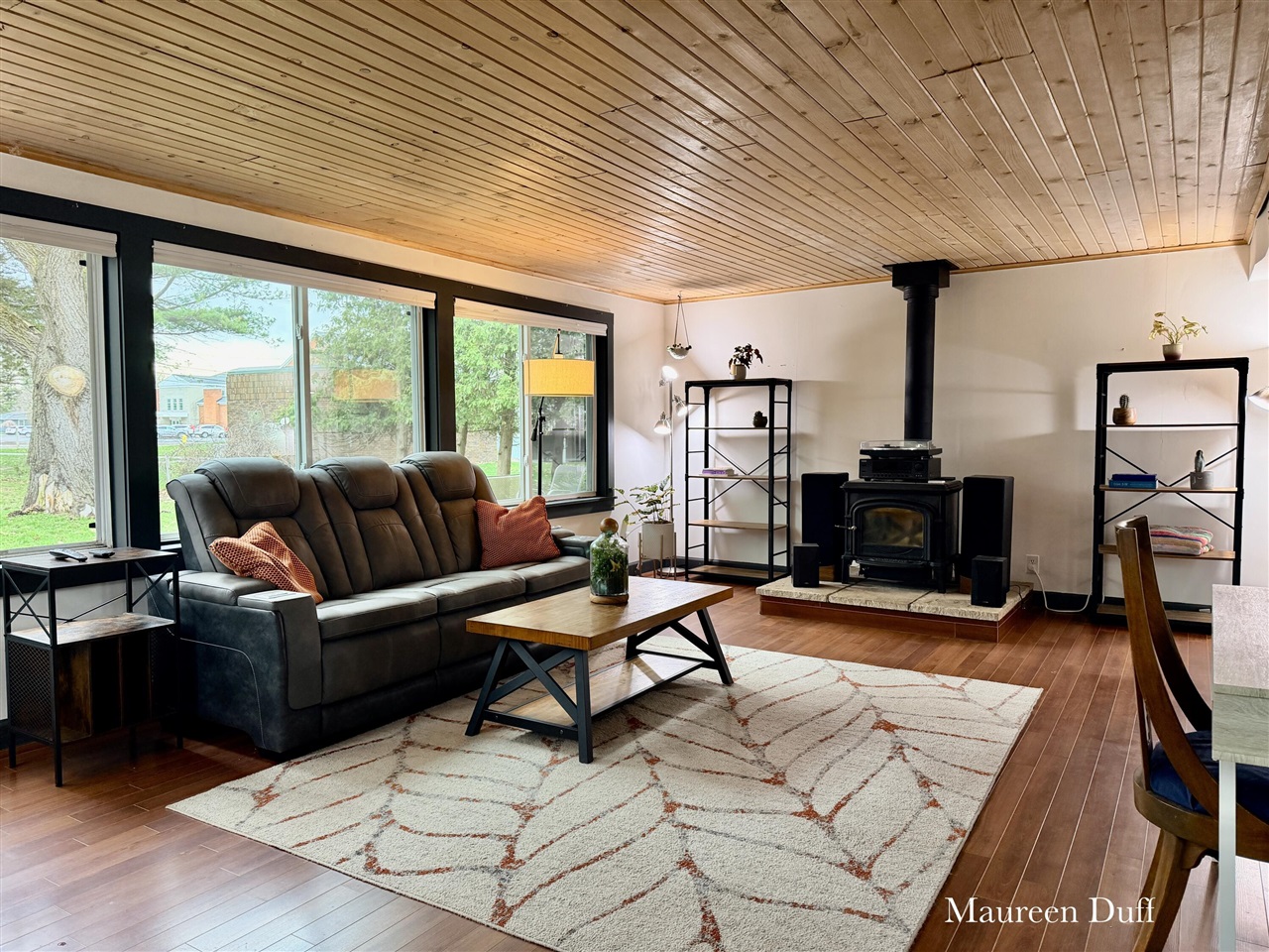 17684 Robbins Road, Grand Haven, MI, 49417-9318