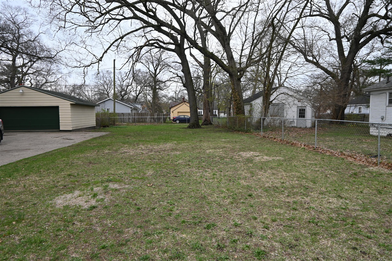 2413 Leahy Street, Muskegon, MI, 49444-1521