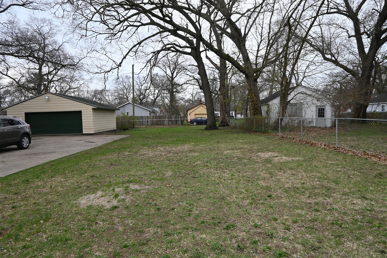 2413 Leahy Street, Muskegon, MI, 49444-1521