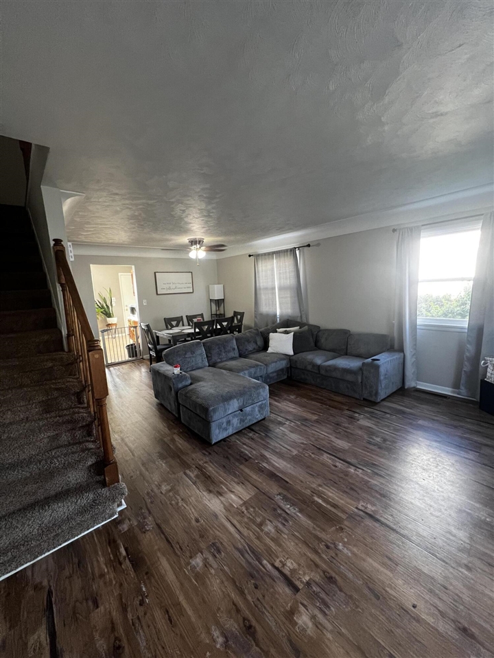 2110 Oak Avenue, North Muskegon, MI, 49445-3142