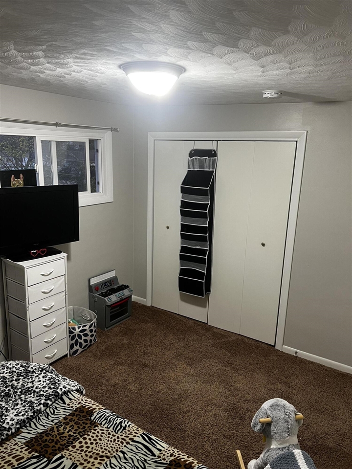 2110 Oak Avenue, North Muskegon, MI, 49445-3142