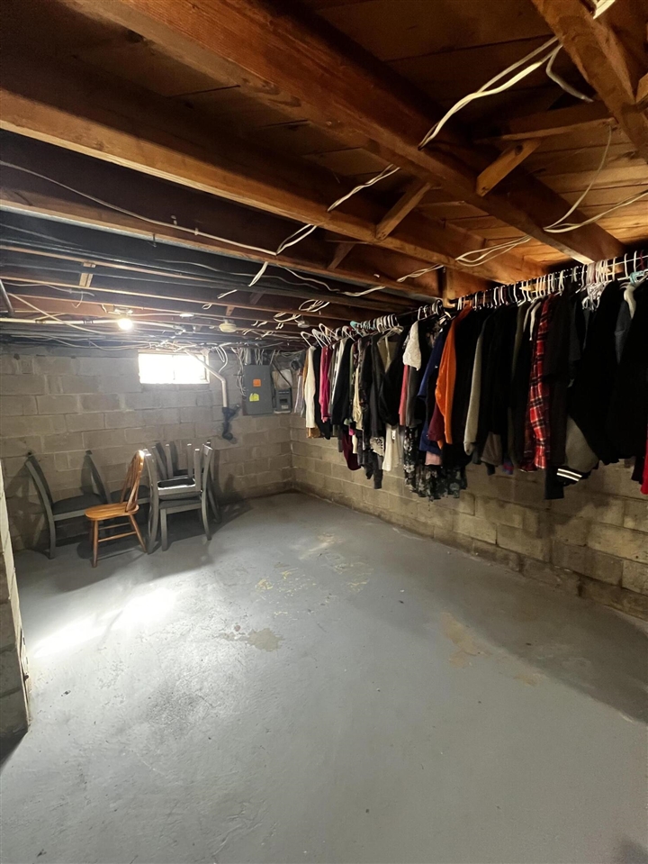 2110 Oak Avenue, North Muskegon, MI, 49445-3142