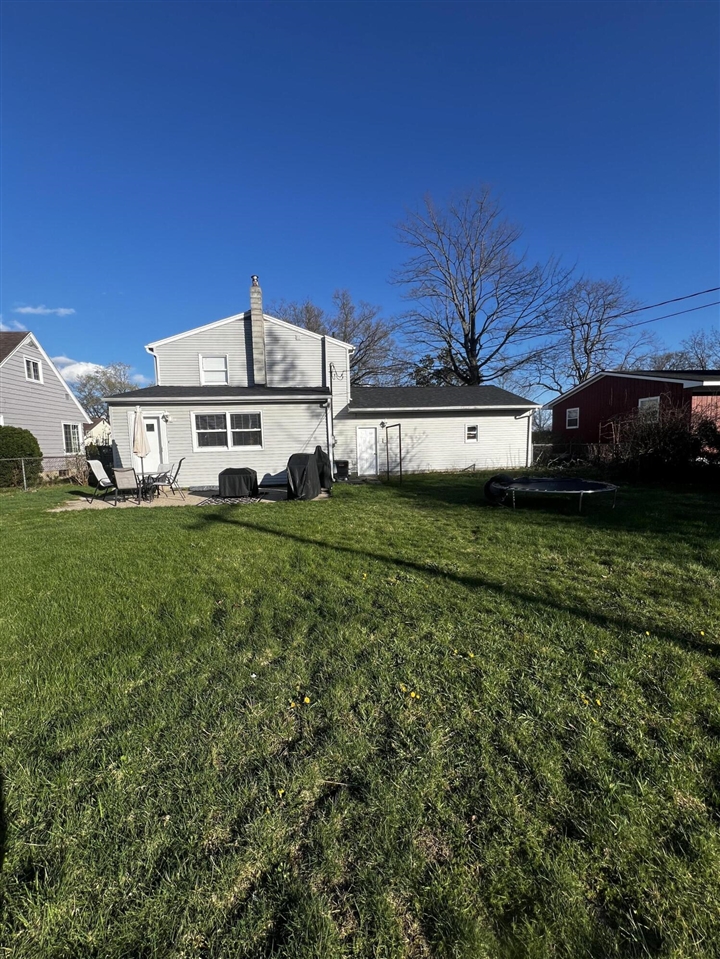 2110 Oak Avenue, North Muskegon, MI, 49445-3142