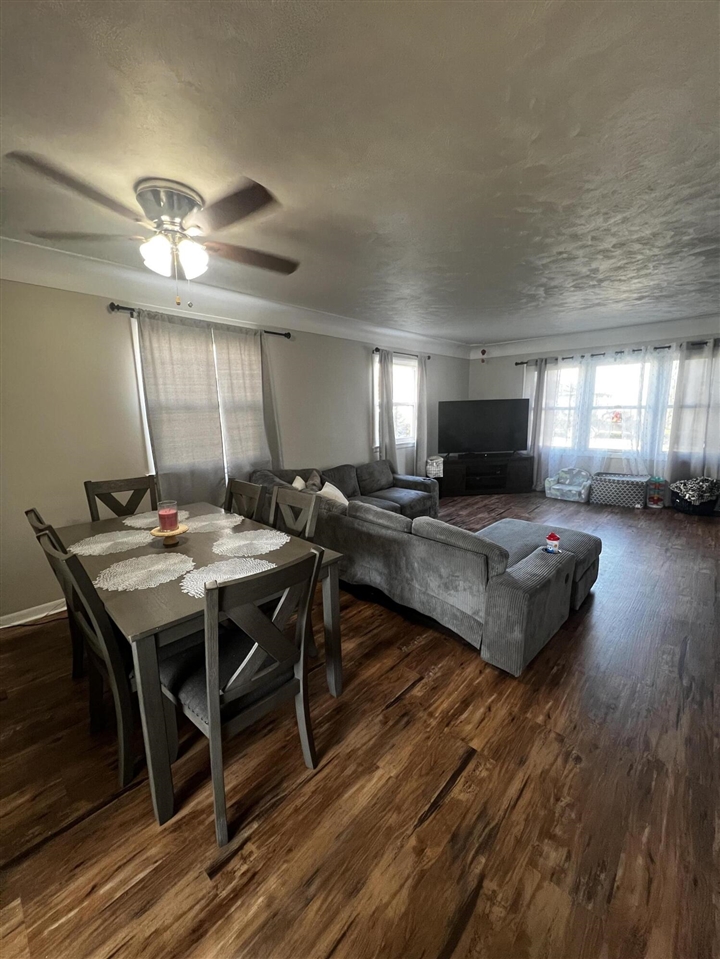 2110 Oak Avenue, North Muskegon, MI, 49445-3142