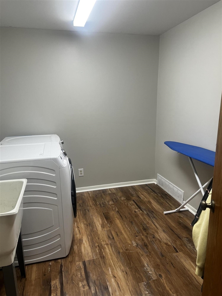 2110 Oak Avenue, North Muskegon, MI, 49445-3142