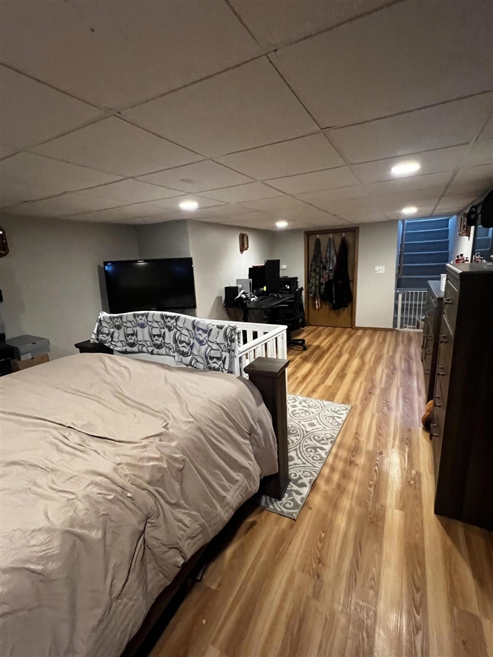 2110 Oak Avenue, North Muskegon, MI, 49445-3142