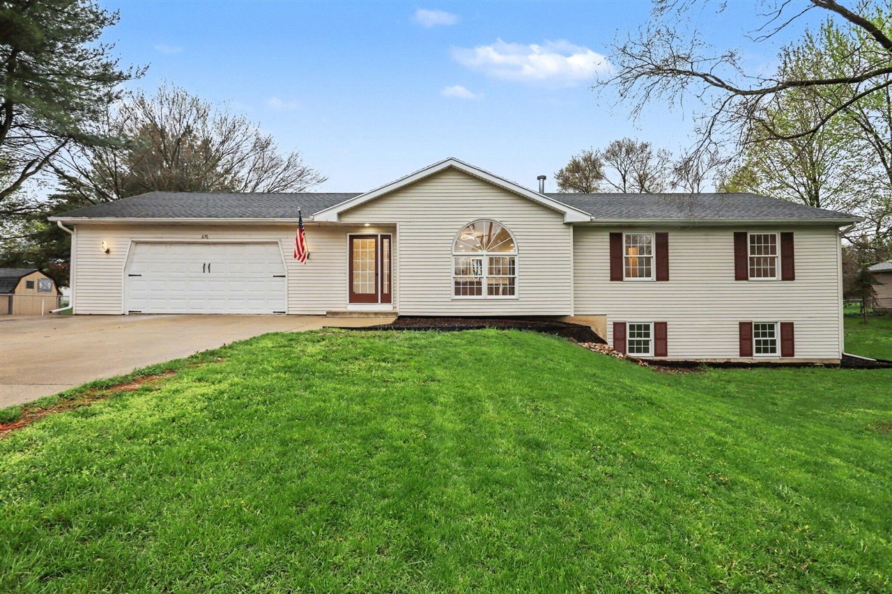 676 N 10th Street, Plainwell, MI, 49080-1005