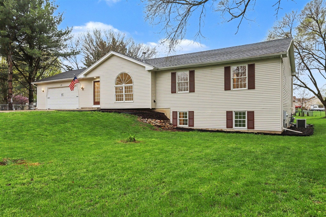 676 N 10th Street, Plainwell, MI, 49080-1005