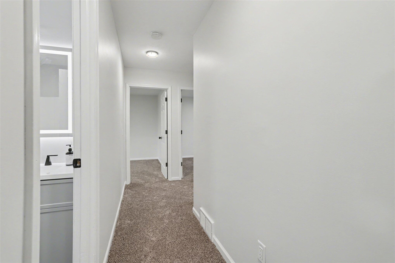 676 N 10th Street, Plainwell, MI, 49080-1005