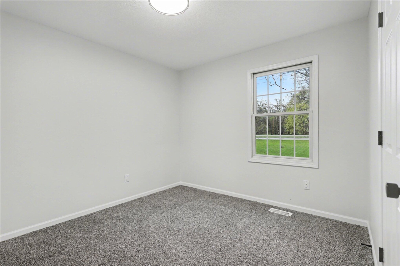 676 N 10th Street, Plainwell, MI, 49080-1005