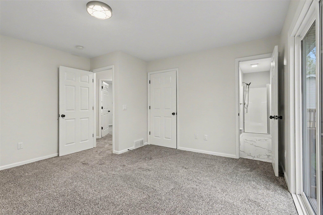 676 N 10th Street, Plainwell, MI, 49080-1005