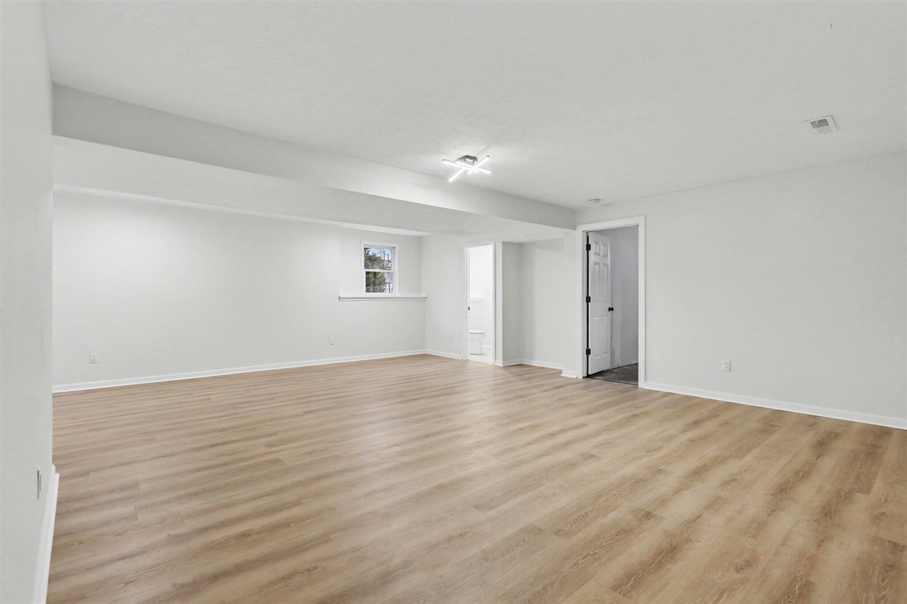 676 N 10th Street, Plainwell, MI, 49080-1005