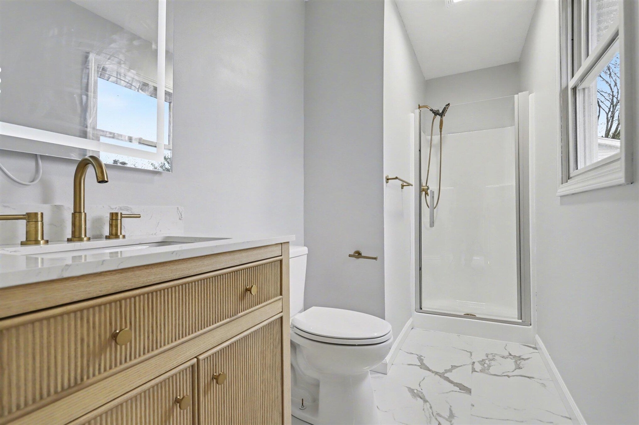 676 N 10th Street, Plainwell, MI, 49080-1005