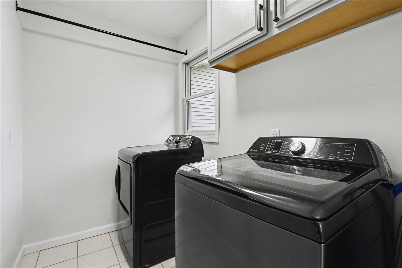 676 N 10th Street, Plainwell, MI, 49080-1005