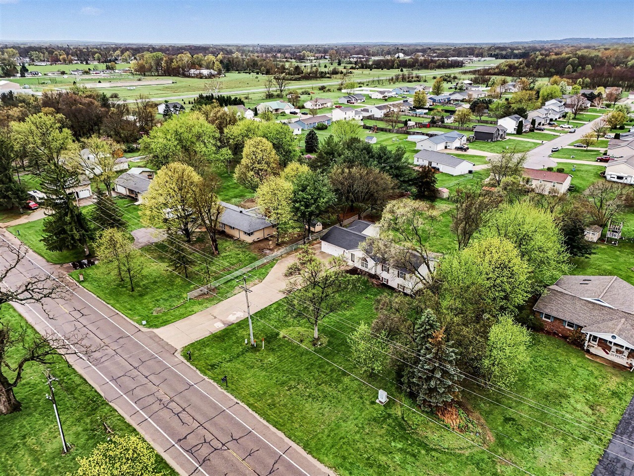 676 N 10th Street, Plainwell, MI, 49080-1005