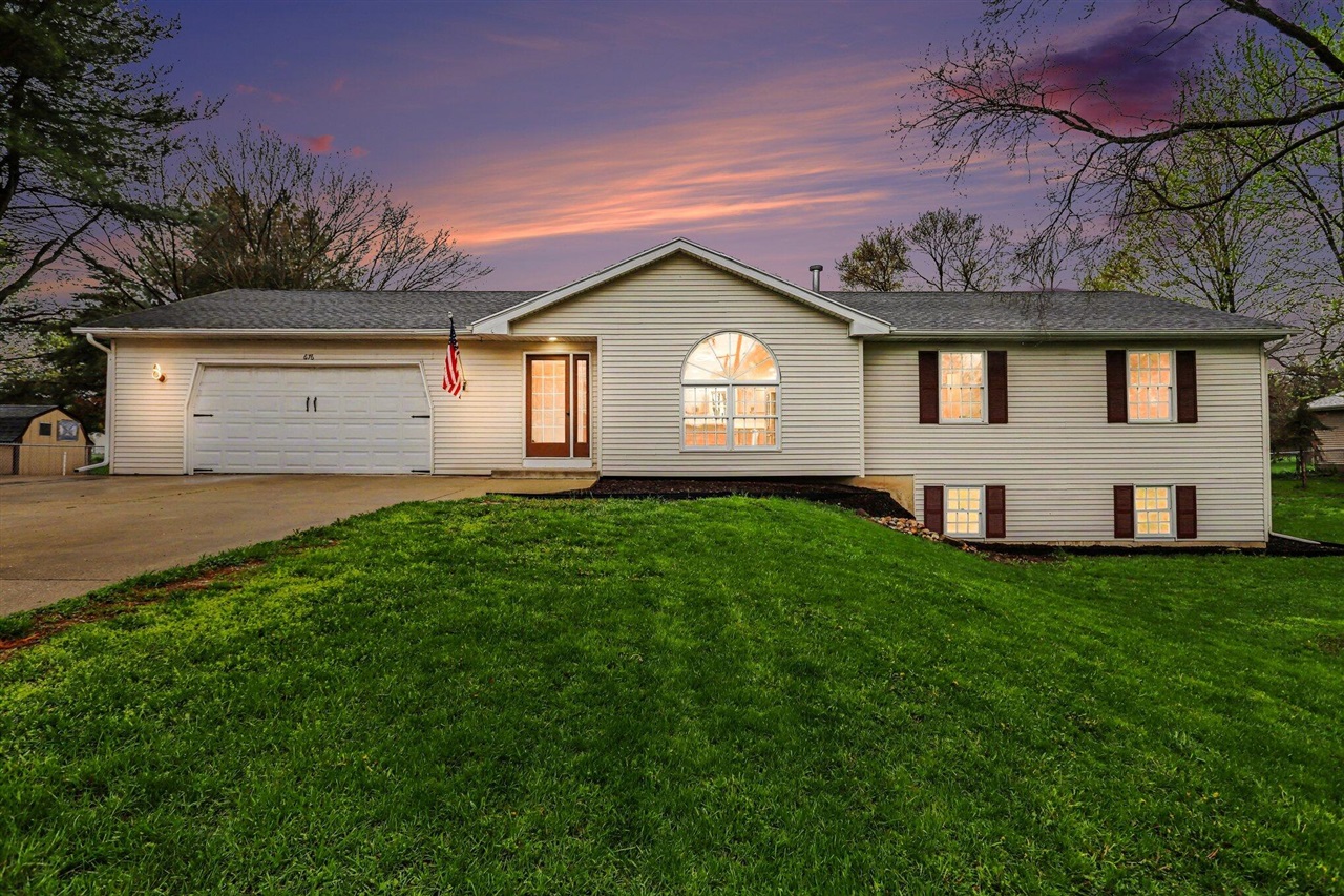 676 N 10th Street, Plainwell, MI, 49080-1005