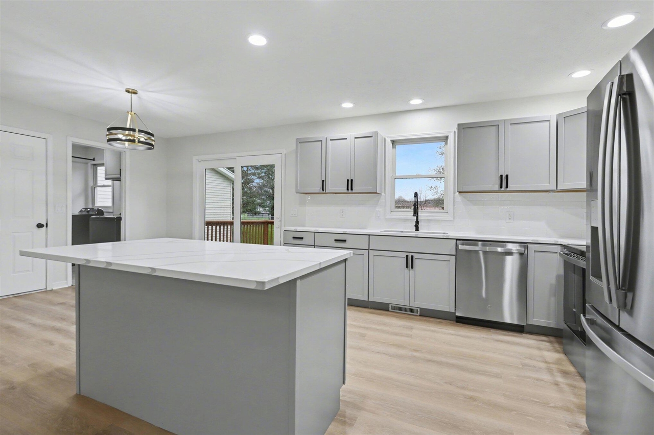 676 N 10th Street, Plainwell, MI, 49080-1005