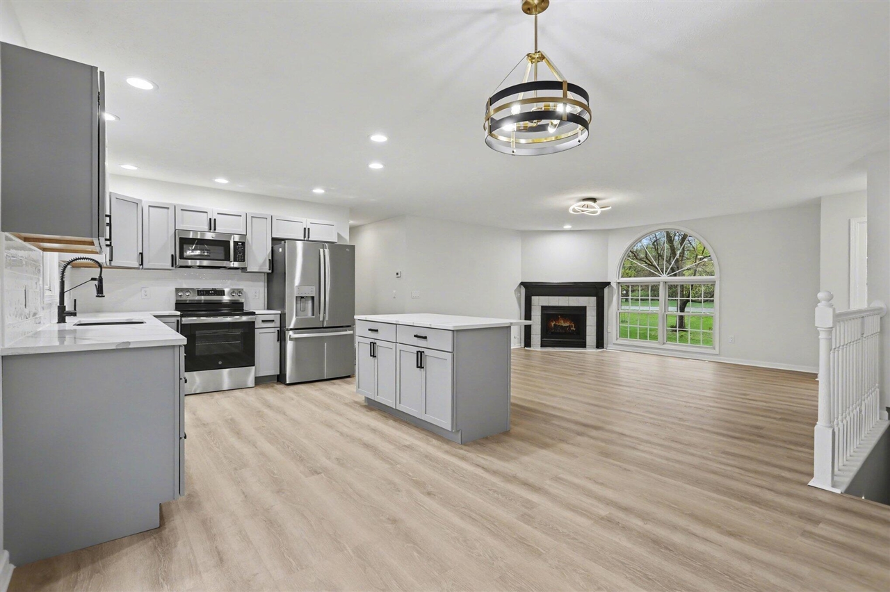 676 N 10th Street, Plainwell, MI, 49080-1005