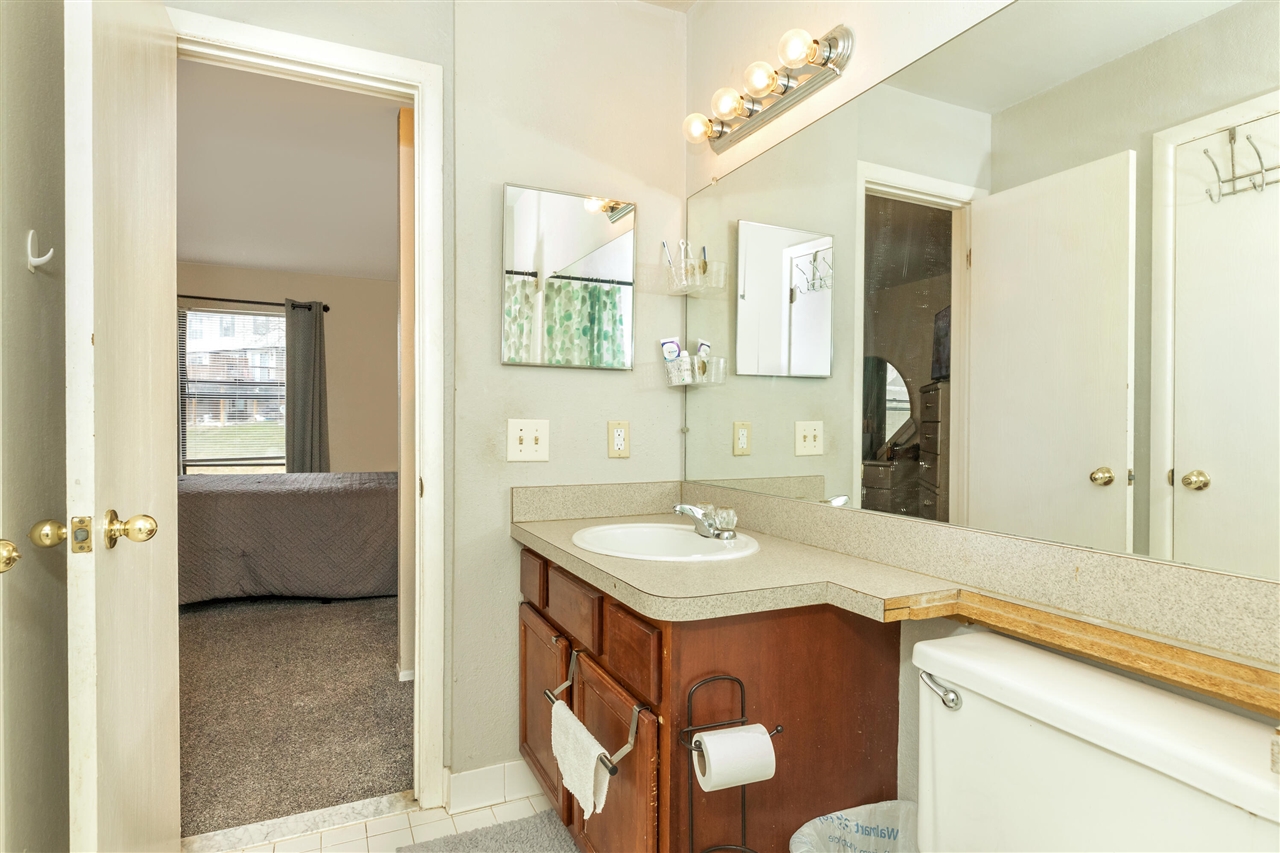 24684 Cashmere Court UNIT&nbsp;136, Southfield, MI, 48033-4867