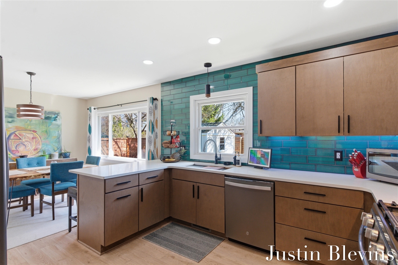 154 N Parklane Drive, Grand Rapids, MI, 49505