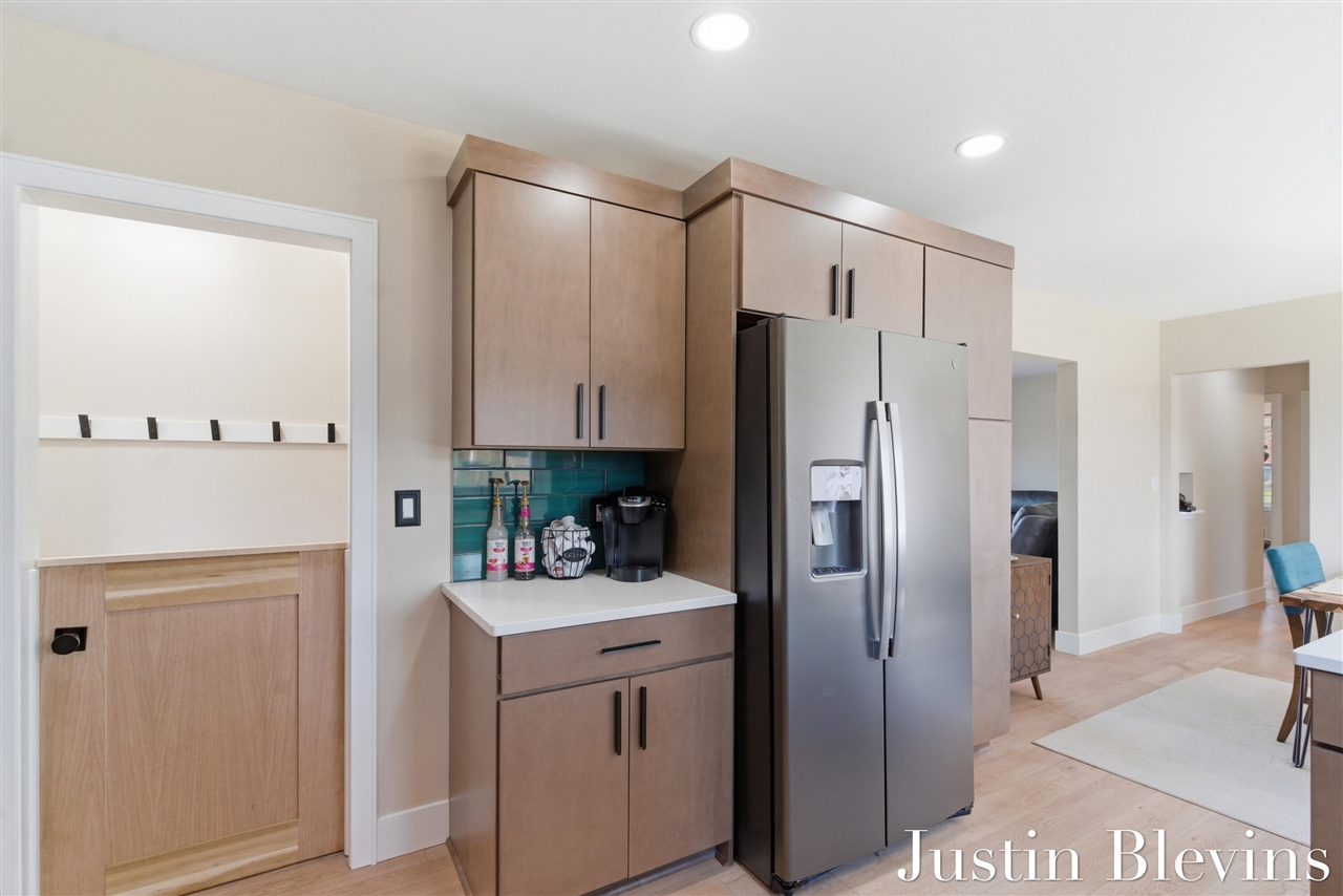 154 N Parklane Drive, Grand Rapids, MI, 49505