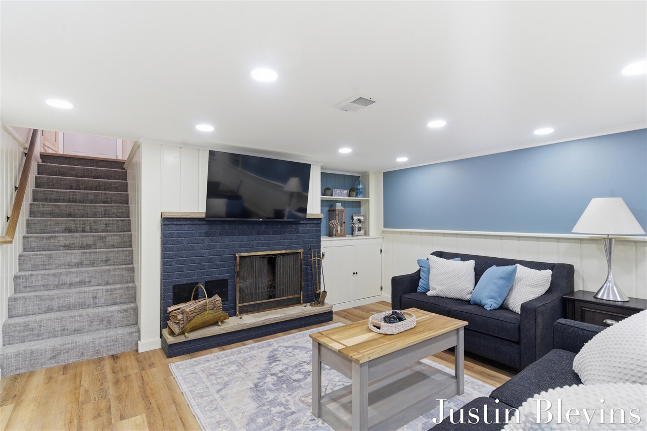 154 N Parklane Drive, Grand Rapids, MI, 49505