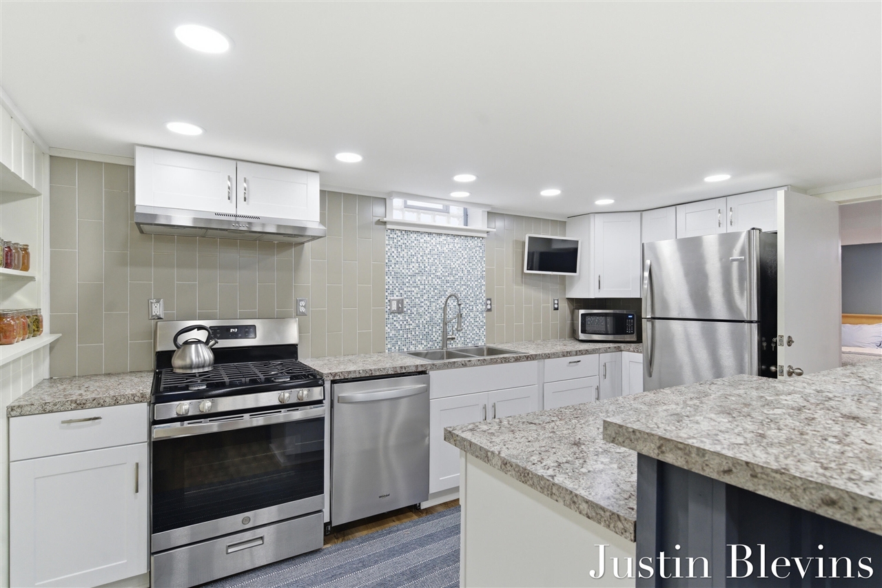 154 N Parklane Drive, Grand Rapids, MI, 49505