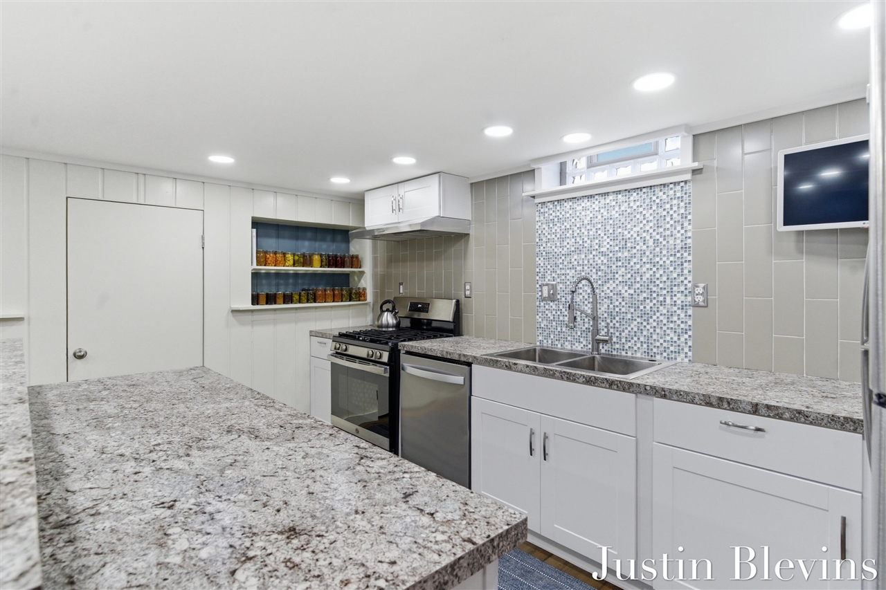 154 N Parklane Drive, Grand Rapids, MI, 49505