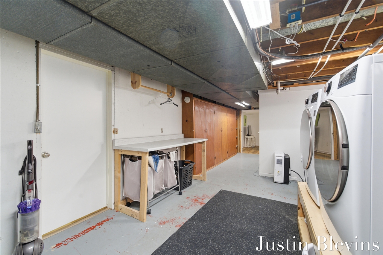 154 N Parklane Drive, Grand Rapids, MI, 49505