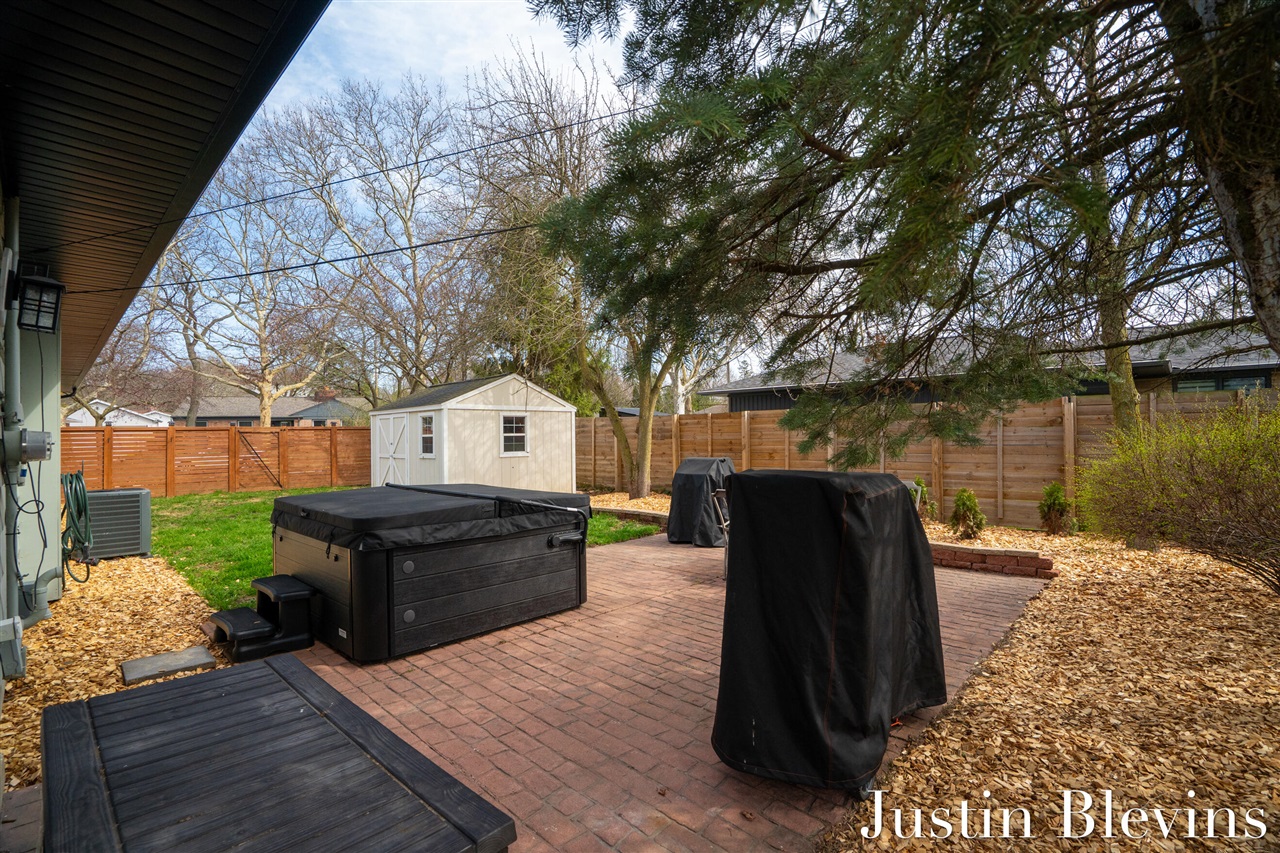 154 N Parklane Drive, Grand Rapids, MI, 49505