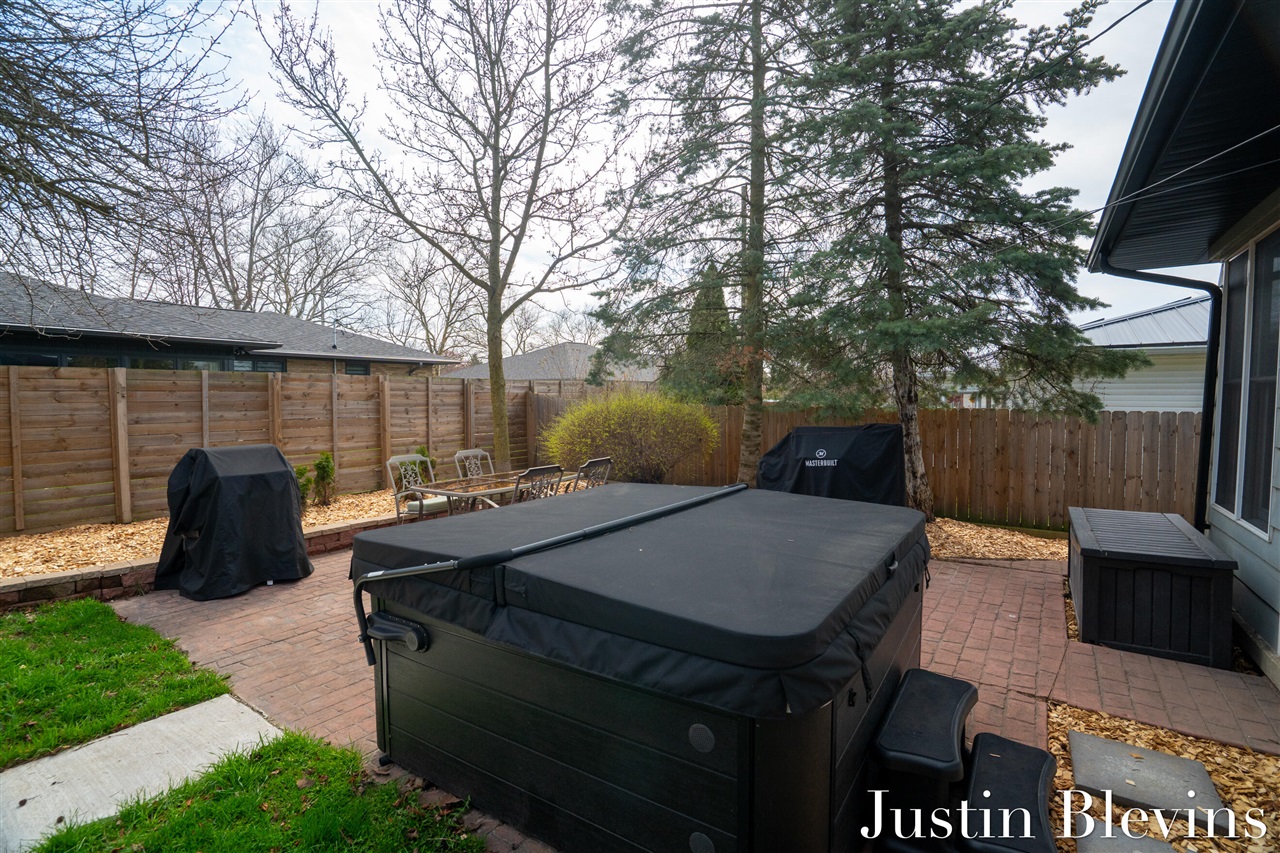 154 N Parklane Drive, Grand Rapids, MI, 49505