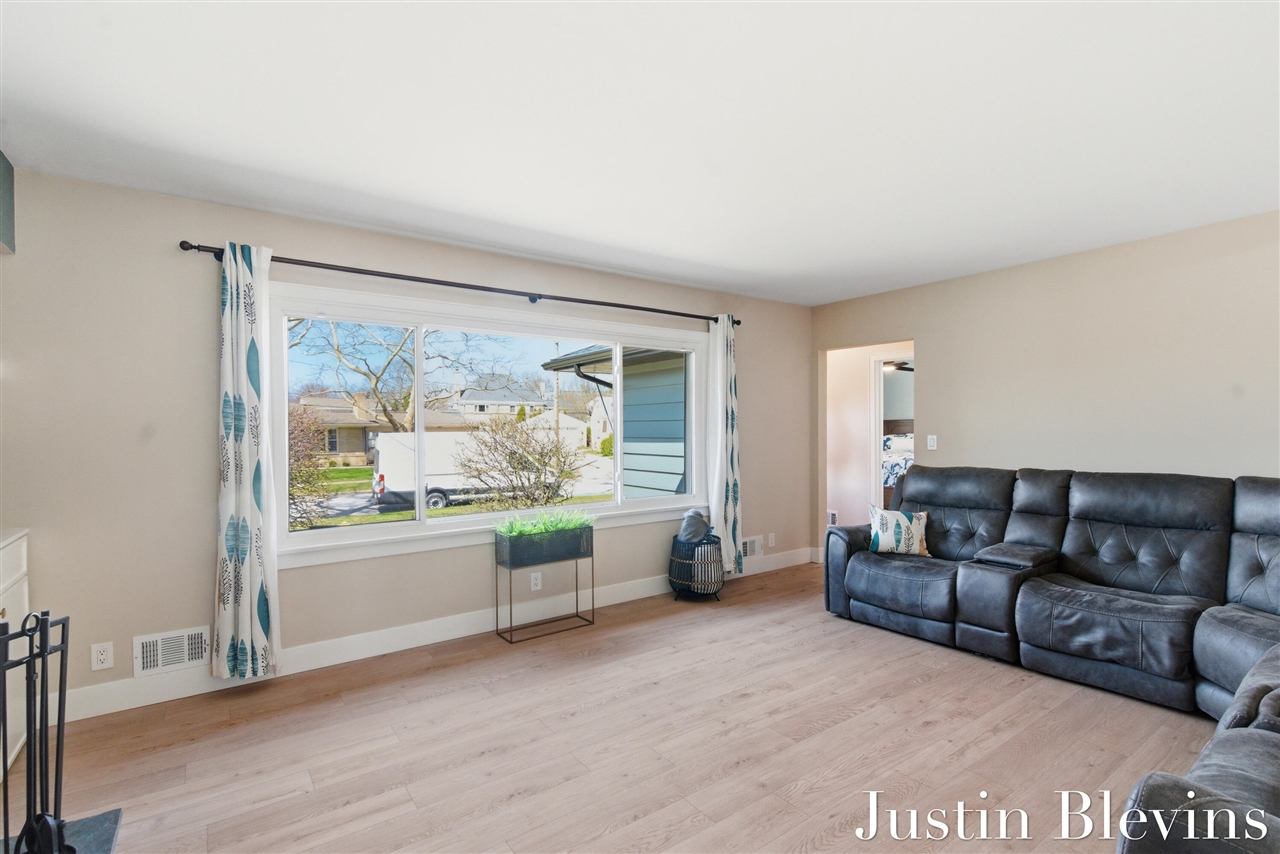 154 N Parklane Drive, Grand Rapids, MI, 49505