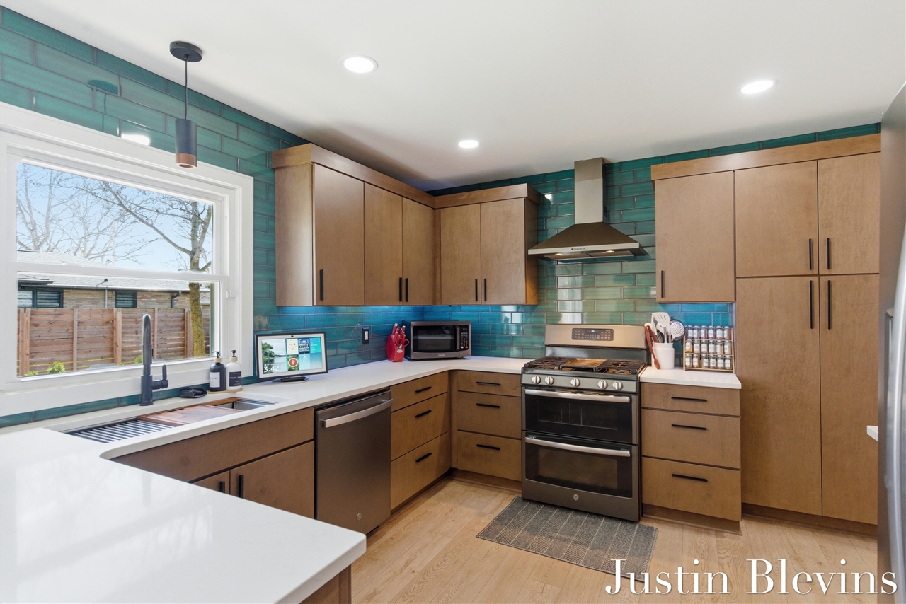 154 N Parklane Drive, Grand Rapids, MI, 49505